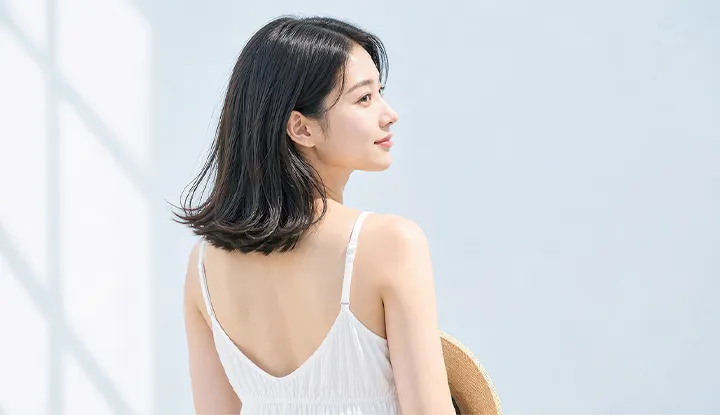 女性の美しい後ろ姿